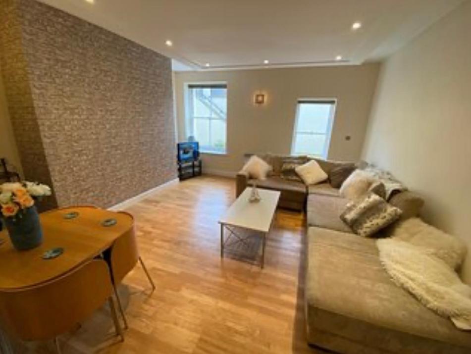 Easby Breakaways - **Modern Apartment 5 Mins From South Bay, Scarborough** Экстерьер фото